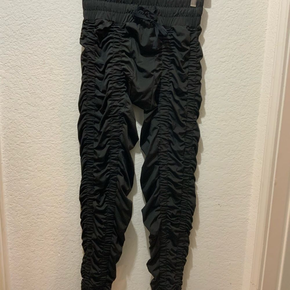 Agogie 20+ Resistance Pants With Built-in Resistance Bands in Black, Size Large